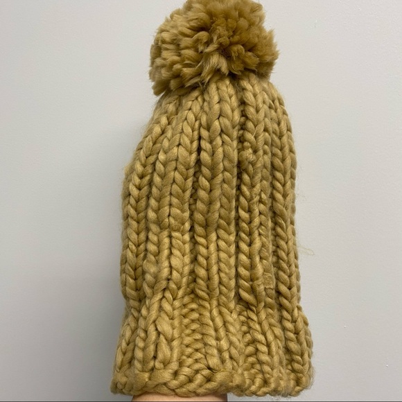 ✨NEW✨ COZY KNIT SCARF AND BEANIE (POMPOM) SET - Picture 14 of 14